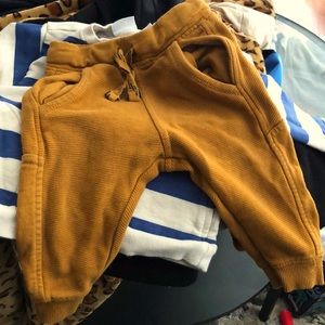 Zara infant joggers in tan